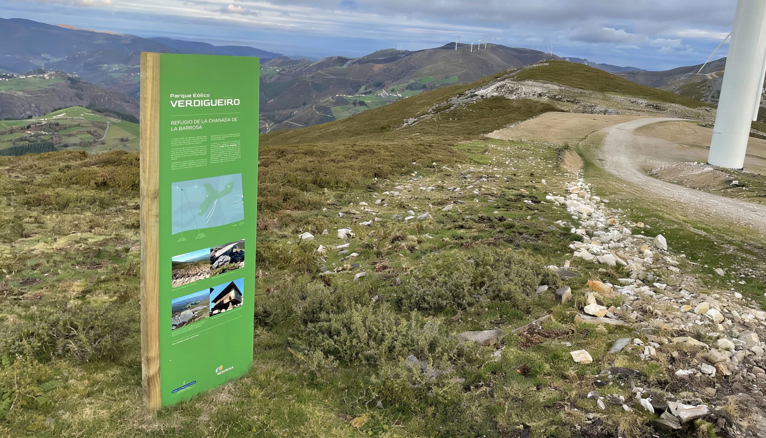 Señalización del parque Eólico de Iberdrola-Taxus